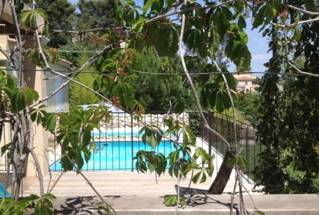 [Chambre d'hôte de charme] * avec jacuzzi et parking * Peypin Extérieur photo